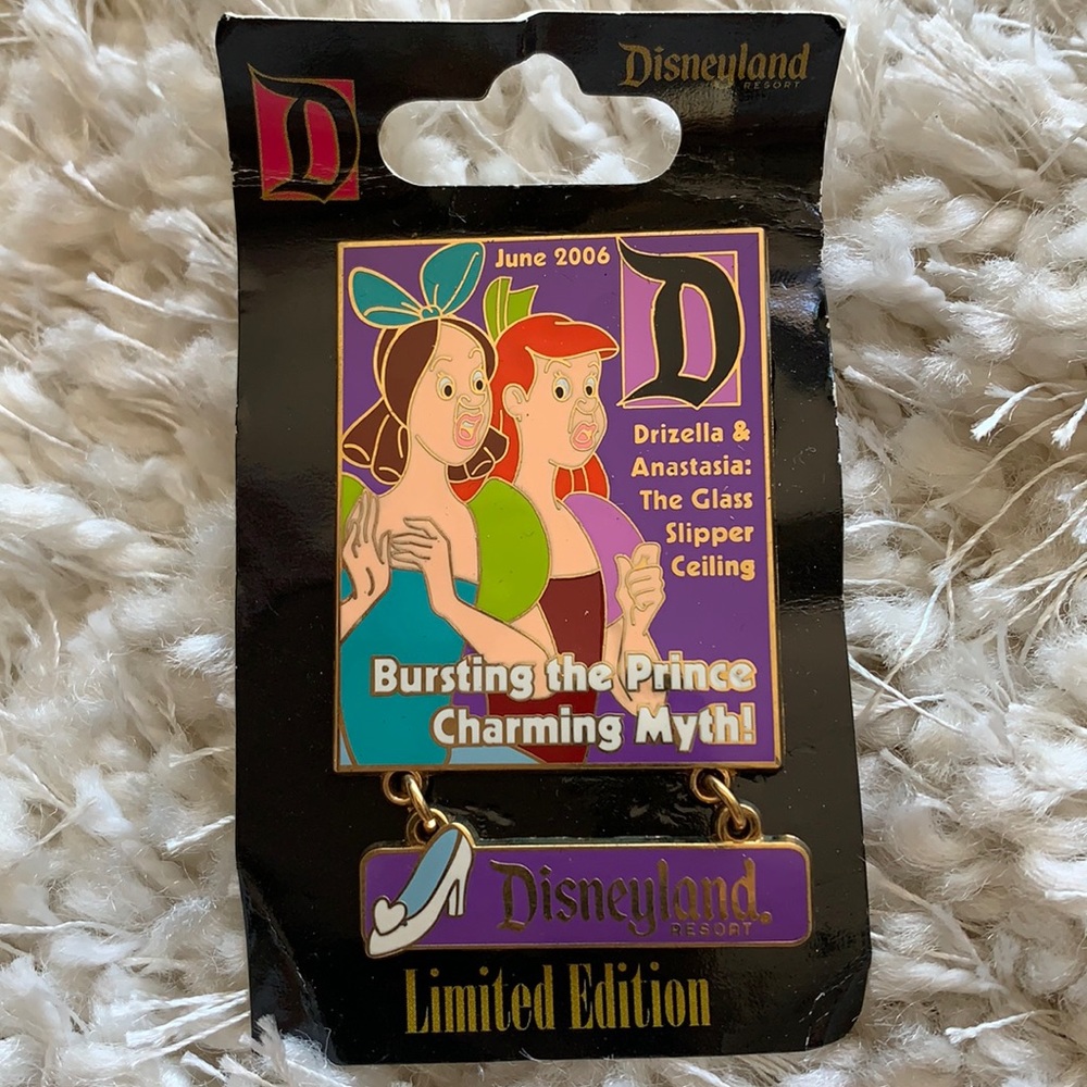 LIMITED EDITION DISNEY PIN 💟